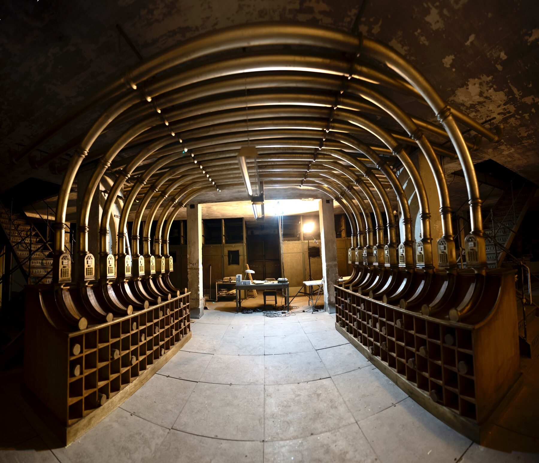Pneumatic hub, panorama. <em>The Continental</em>